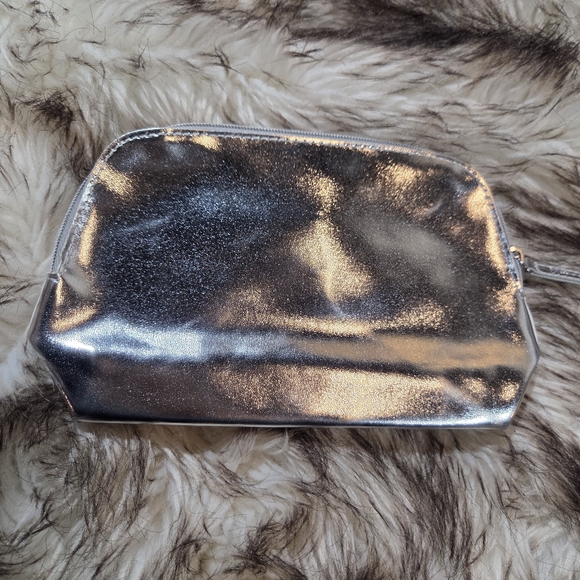 IT Cosmetics Shiny Silver Cosmetic Pouch - Picture 2 of 4
